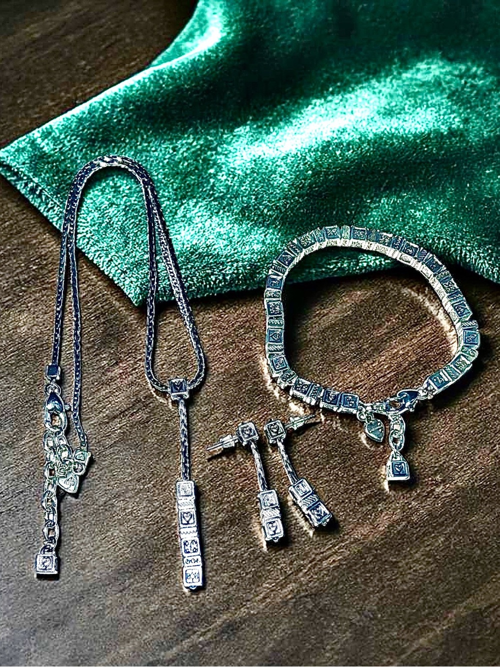 FINAL.SALE.PRICE. Rare retired Brighton Caberet Cube Y Bead jewelry set